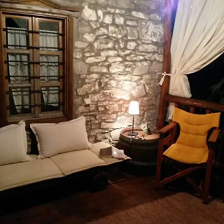 Old Stone House Kazaviti Prínos